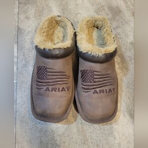 Big Kids size 1/2 Medium Ariat Brown Fleece-Lined Slippers